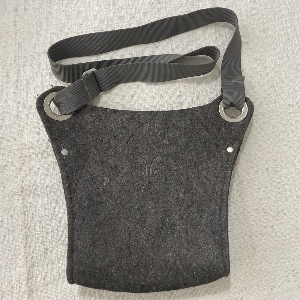 IBEX PURSE GRAY Recycled Felted Wool Messenger TOTE‎ Bag Adjustable Strap Purse